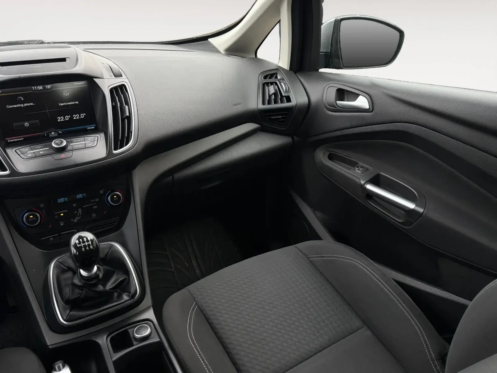 Grå Ford C-MAX fra 2015