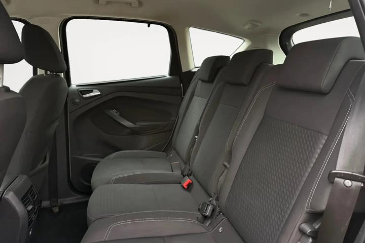 Grå Ford C-MAX fra 2015