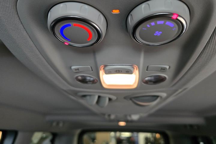 Sølv Citroën ë-SpaceTourer fra 2021