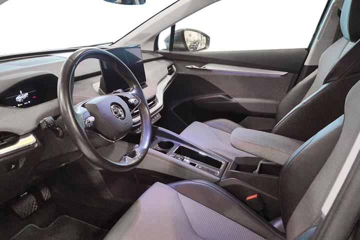 Grå Skoda Enyaq fra 2022