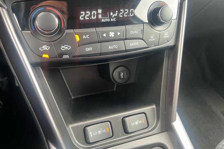 Grå Suzuki S-Cross fra 2024