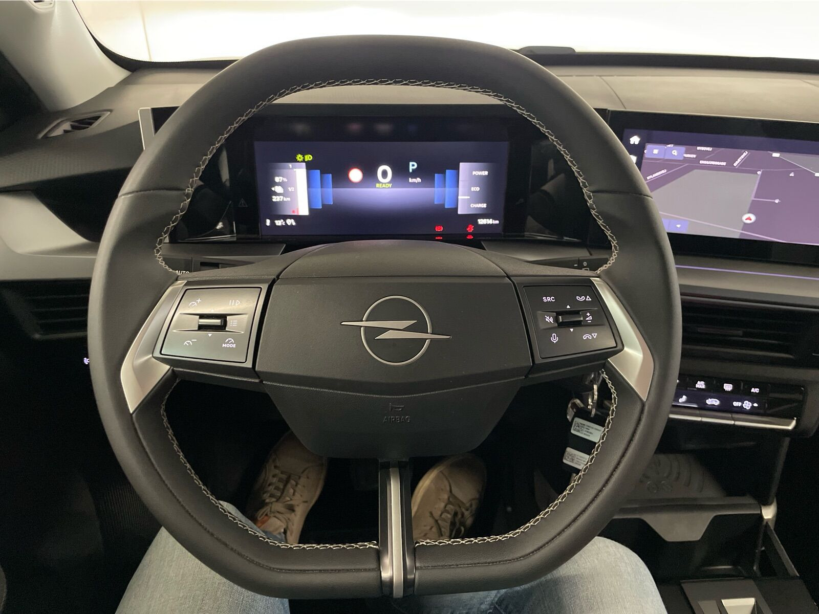 Sølv Opel Frontera fra 2025