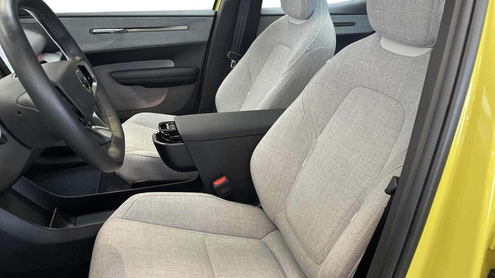 Gul Volvo EX30 fra 2024