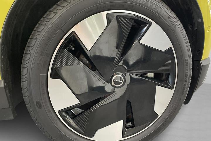 Gul Volvo EX30 fra 2024
