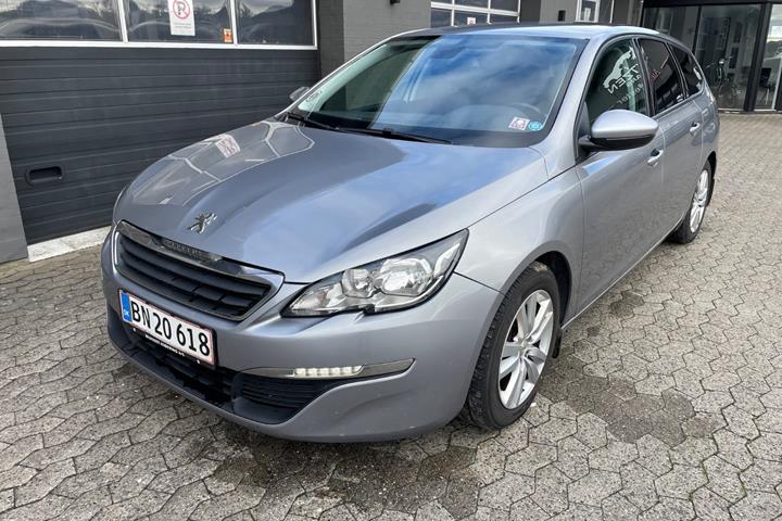 Sølv Peugeot 308 fra 2017