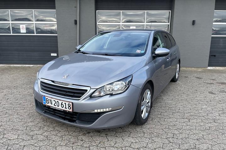 Sølv Peugeot 308 fra 2017