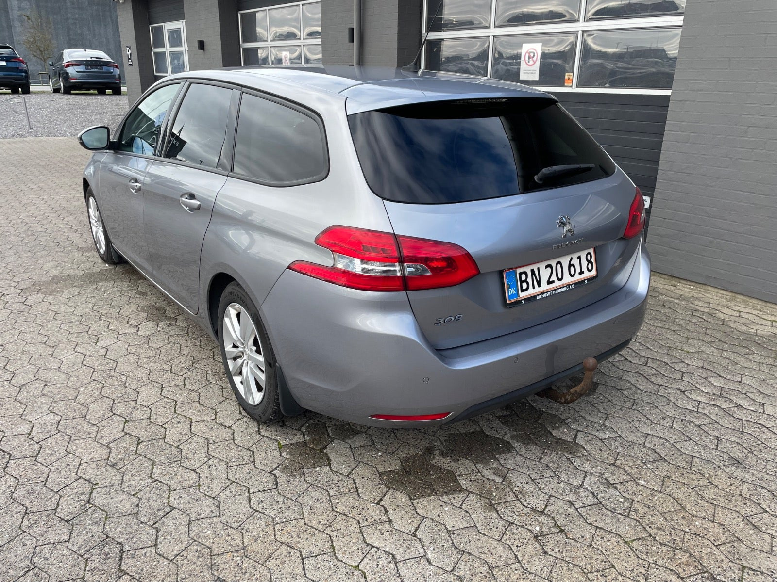 Sølv Peugeot 308 fra 2017
