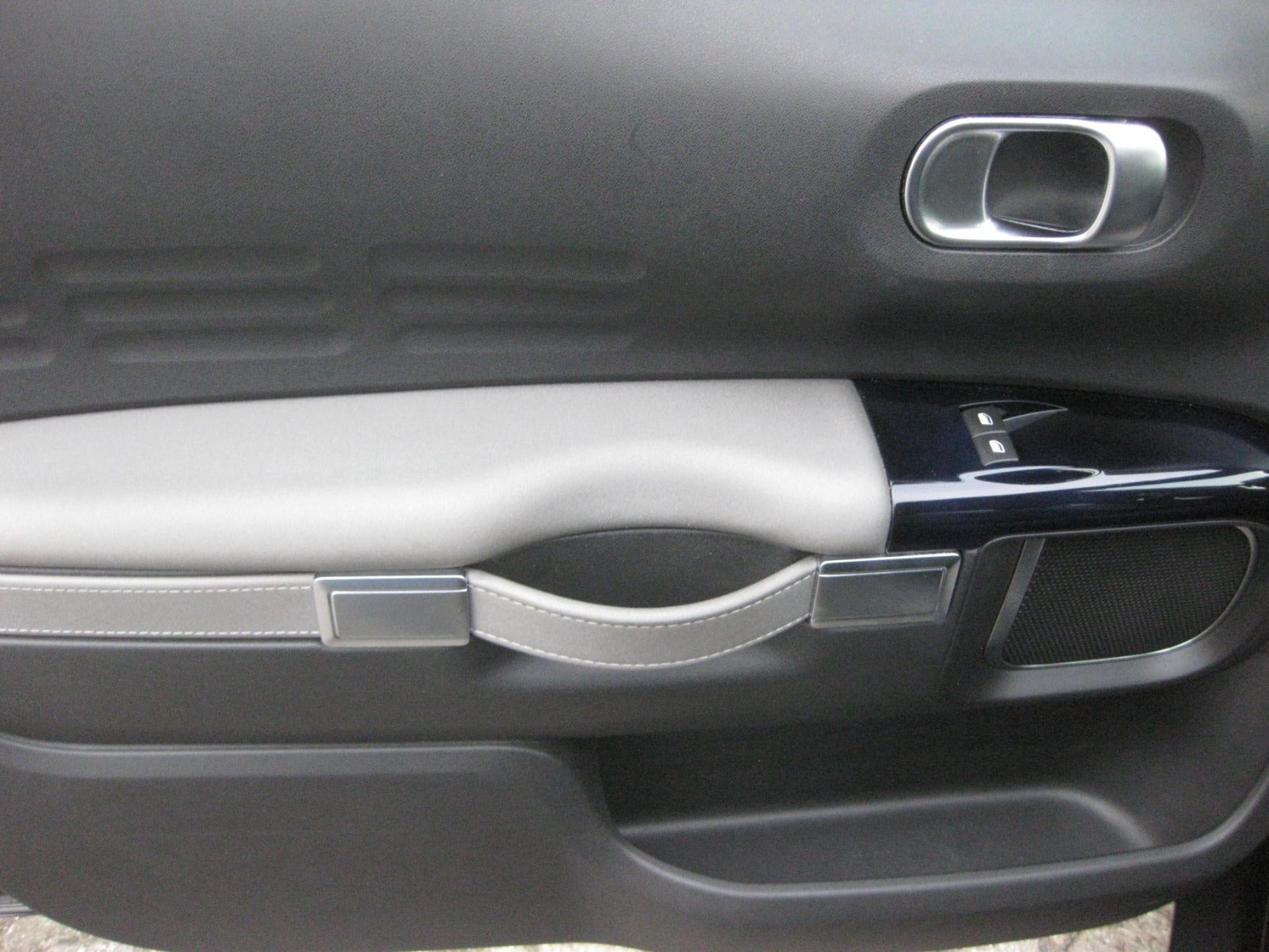 Sort Citroën C4 Cactus fra 2020