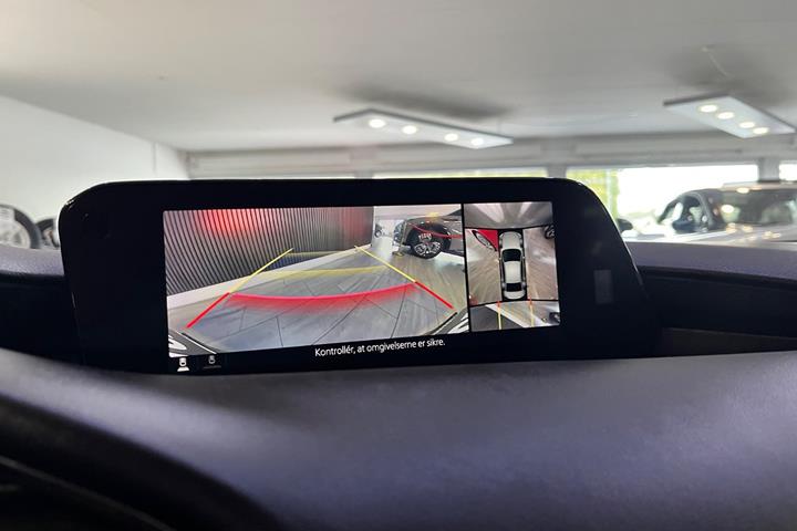 Rød Mazda 3 fra 2019