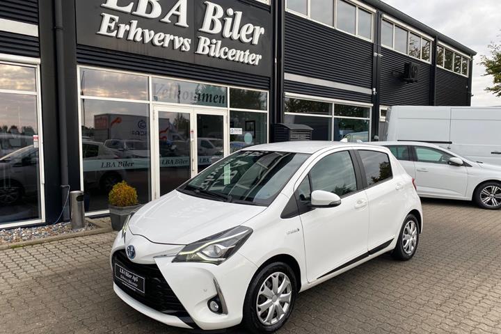Hvid Toyota Yaris fra 2020