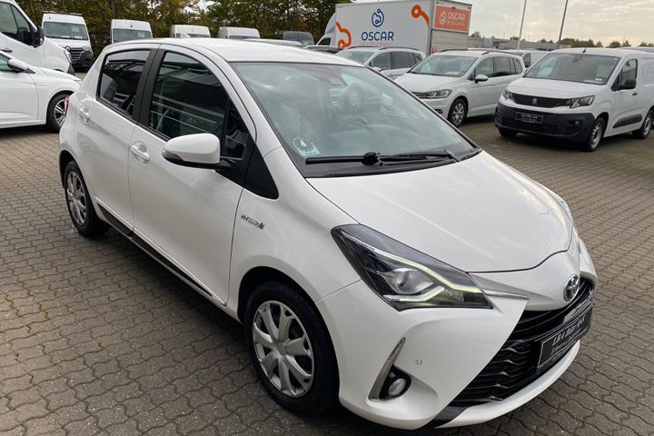 Hvid Toyota Yaris fra 2020