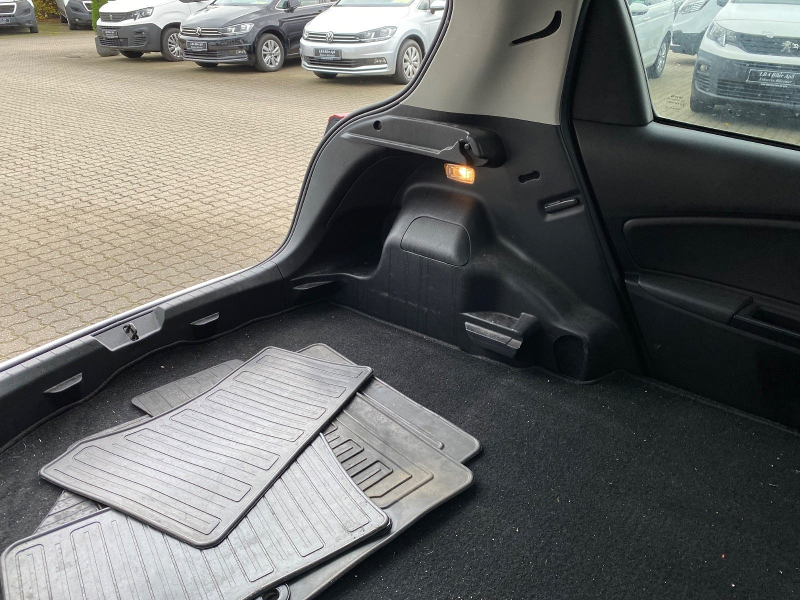 Hvid Toyota Yaris fra 2020