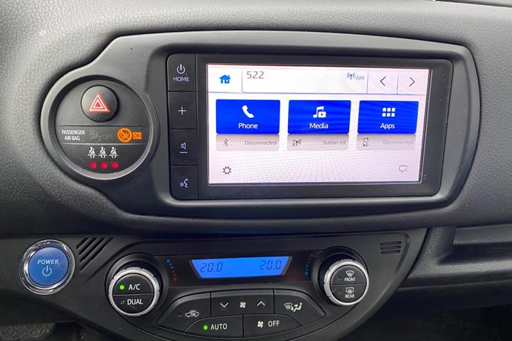 Hvid Toyota Yaris fra 2020