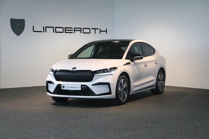 Hvid Skoda Enyaq fra 2023