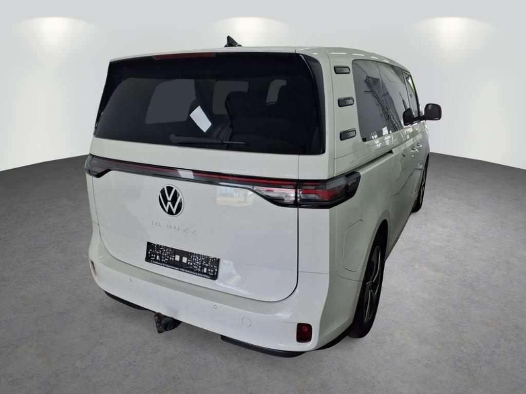 Hvid VW ID.Buzz fra 2023