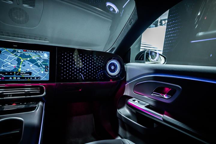 Sort Mercedes CLA250+ fra 2025