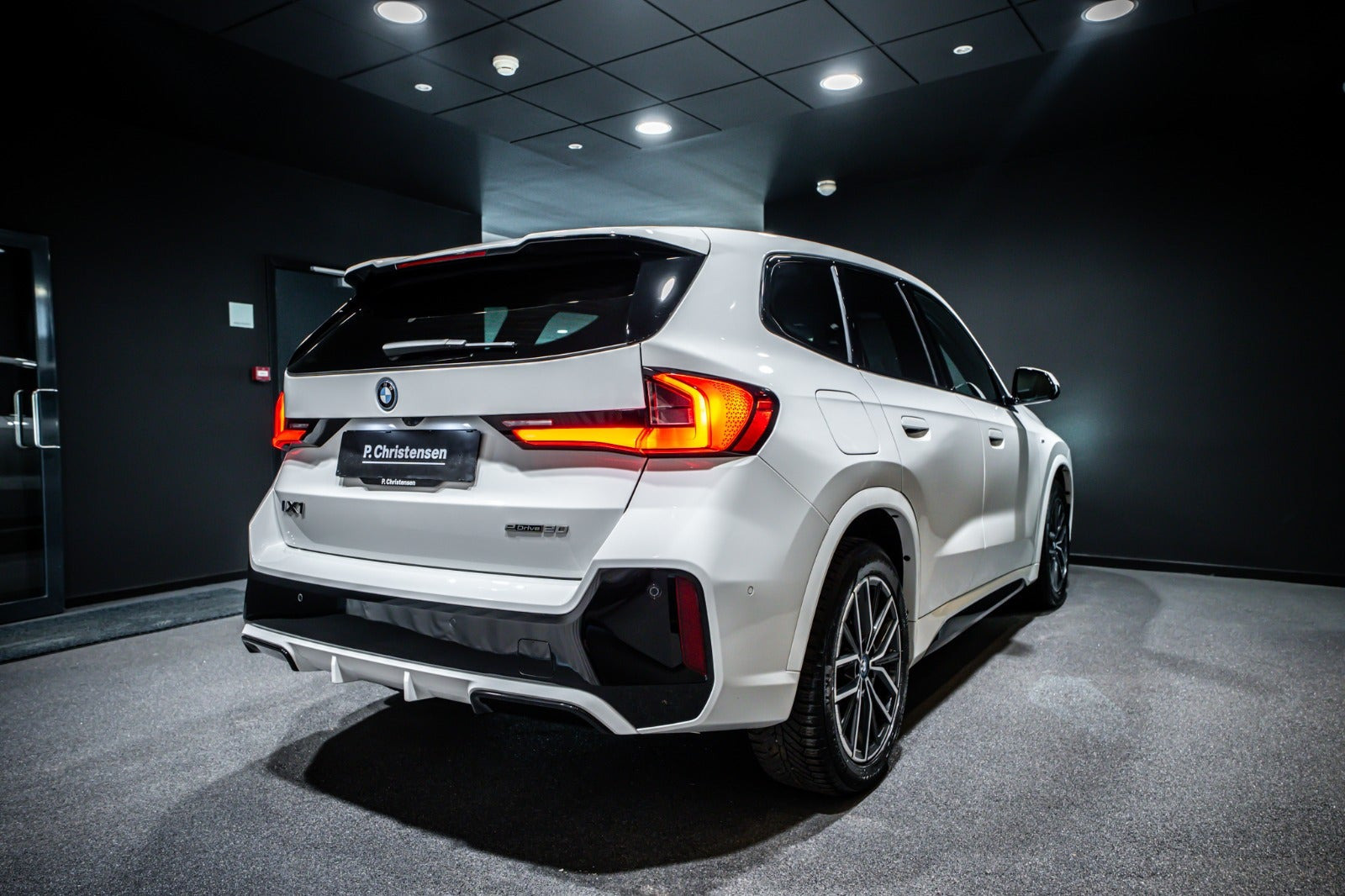 Hvid BMW iX1 fra 2024