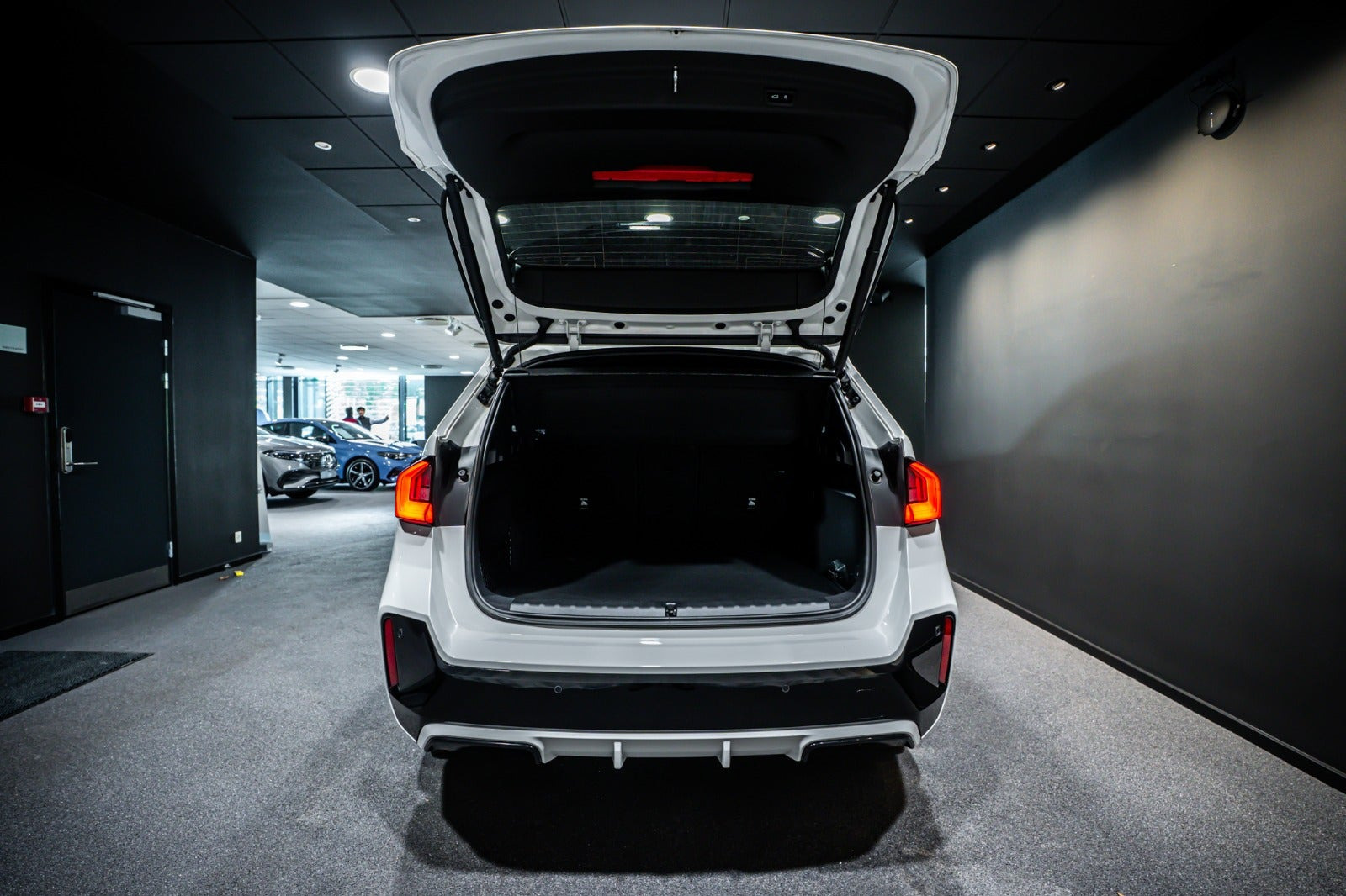 Hvid BMW iX1 fra 2024