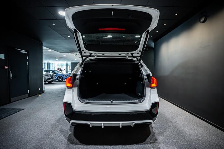 Hvid BMW iX1 fra 2024