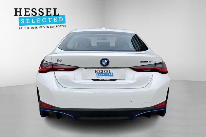 Sølv BMW i4 fra 2022