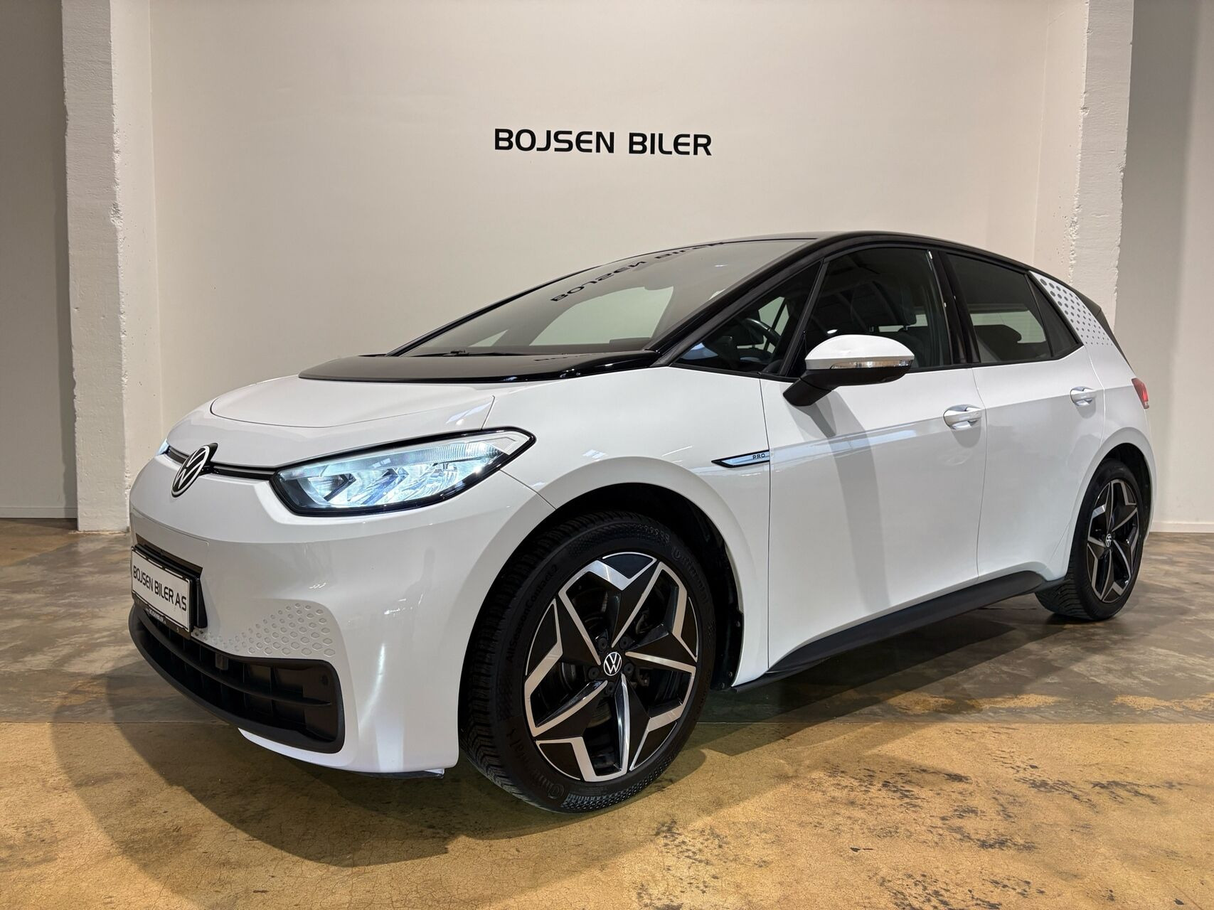 Hvid VW ID.3 fra 2021 set udefra