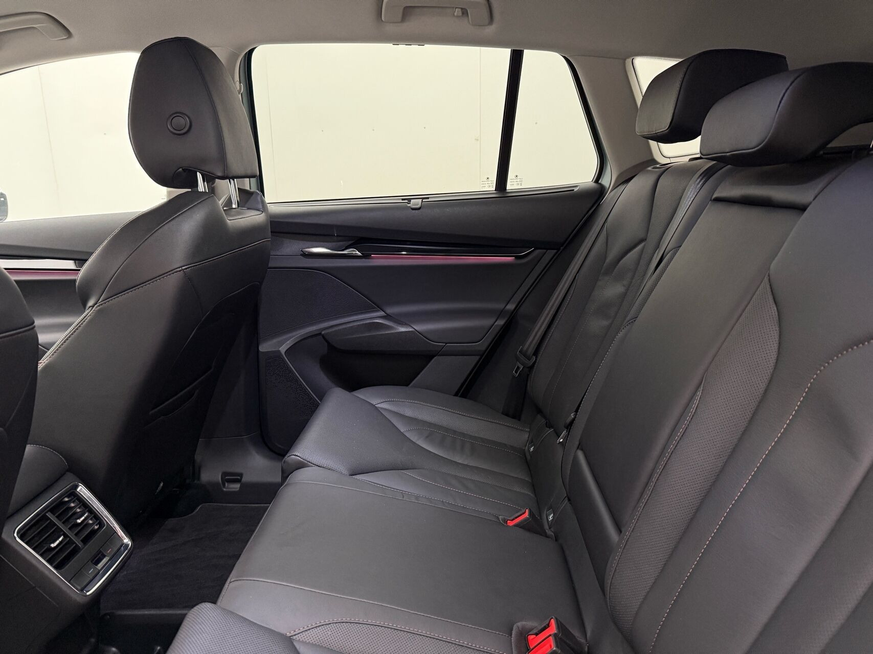 Sølv Skoda Enyaq fra 2022