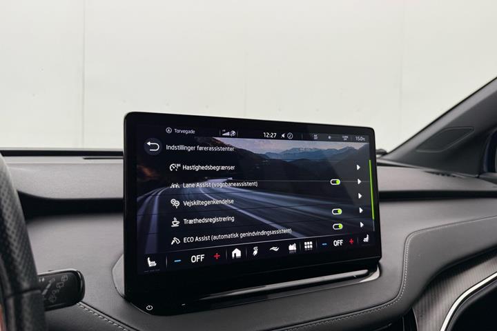 Blå Skoda Enyaq fra 2023