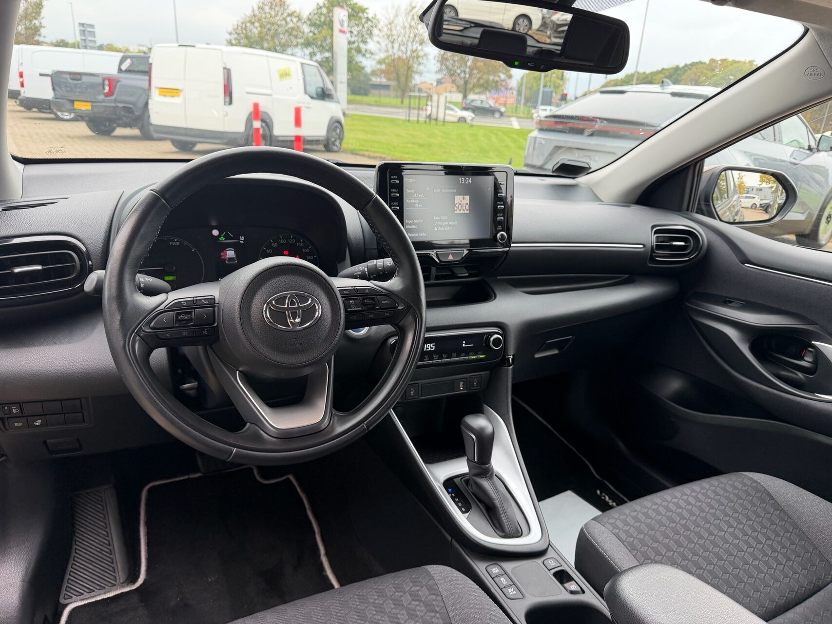 Bronze Toyota Yaris fra 2023