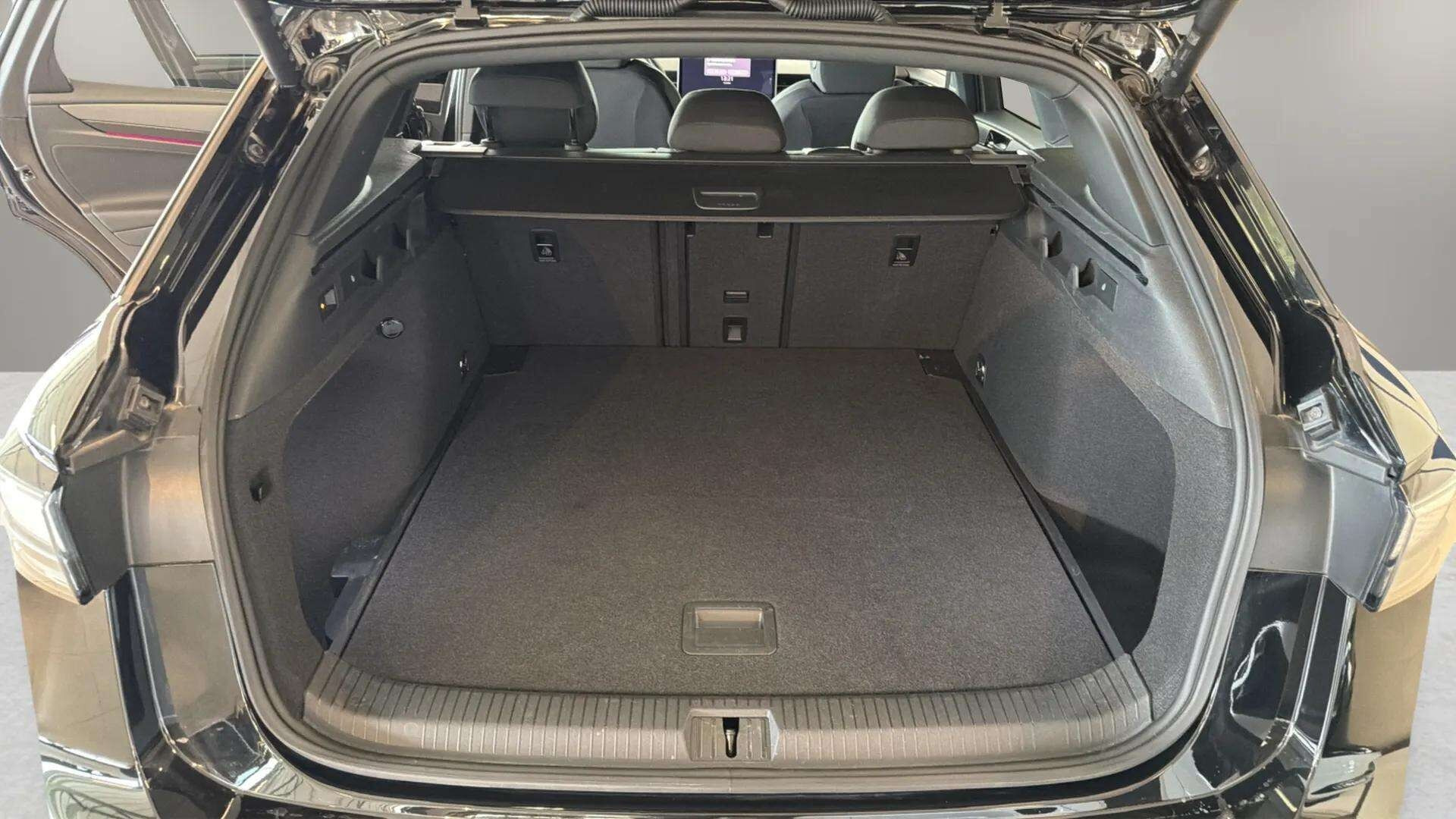 Sort VW ID.7 fra 2025