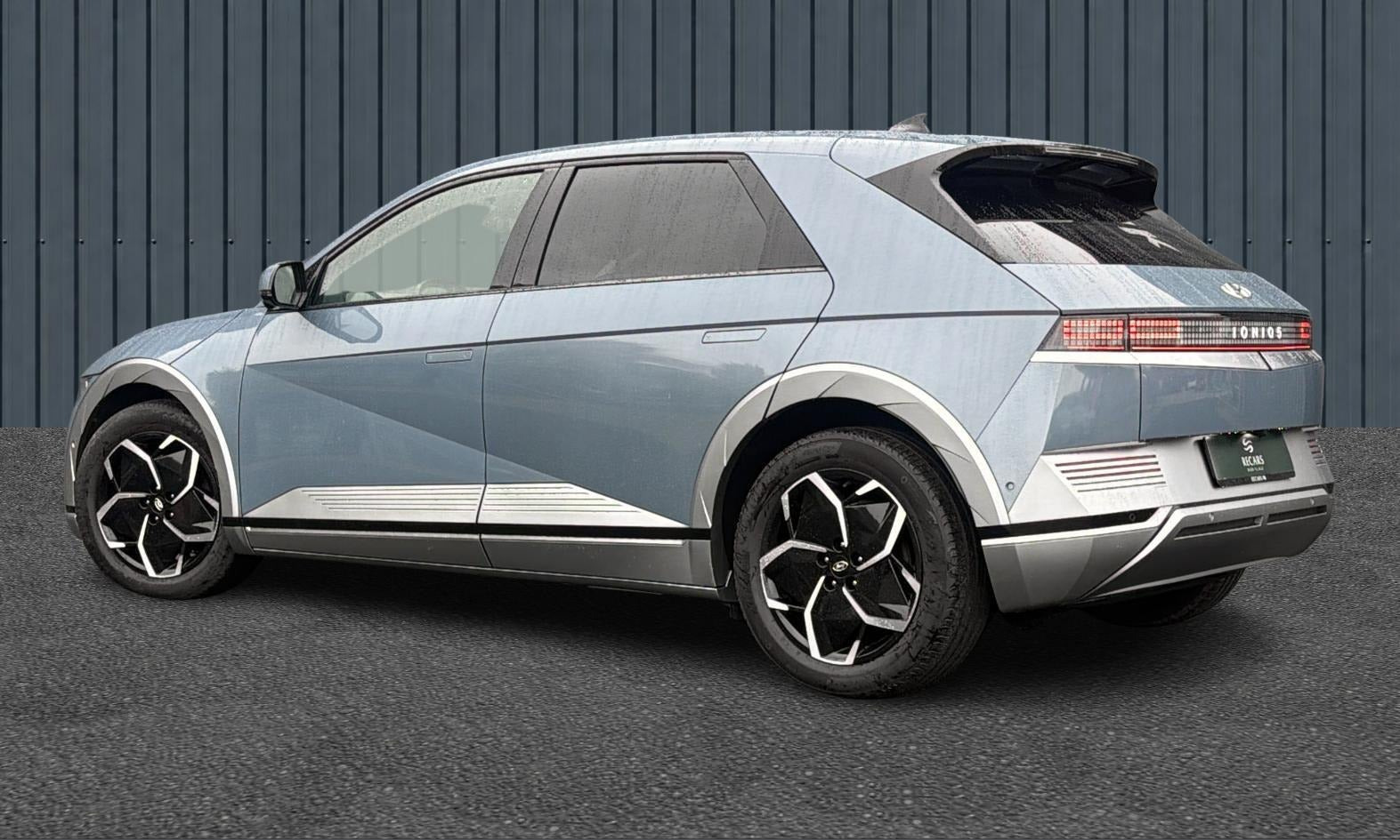 Blå Hyundai Ioniq 5 fra 2023