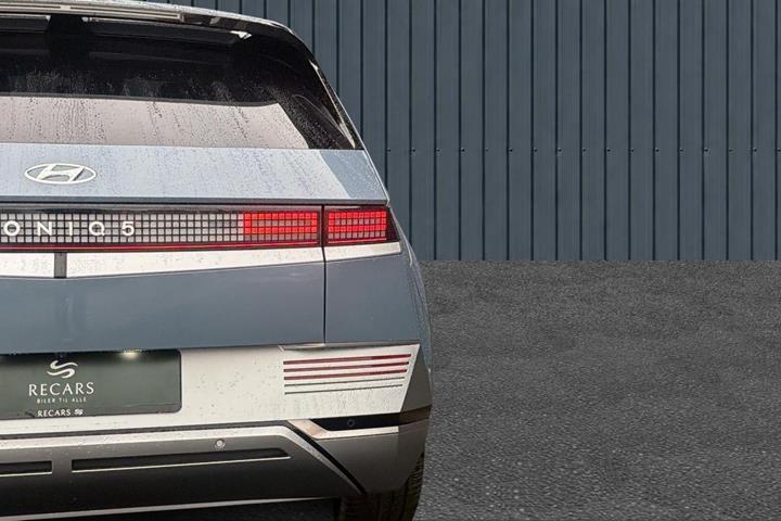 Blå Hyundai Ioniq 5 fra 2023