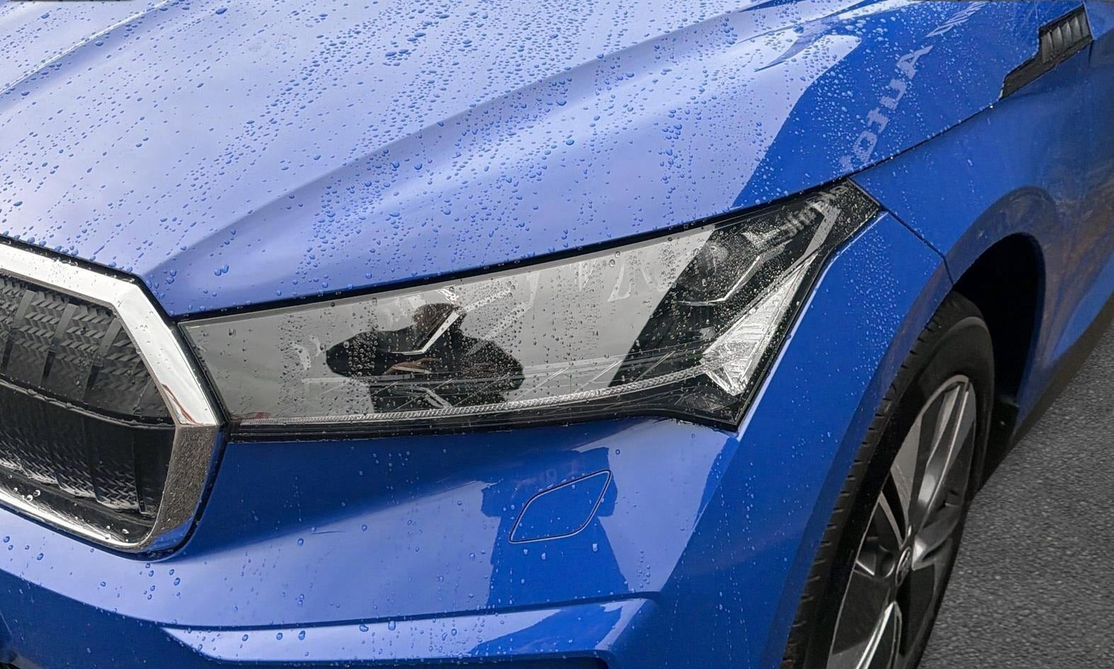 Blå Skoda Enyaq fra 2023