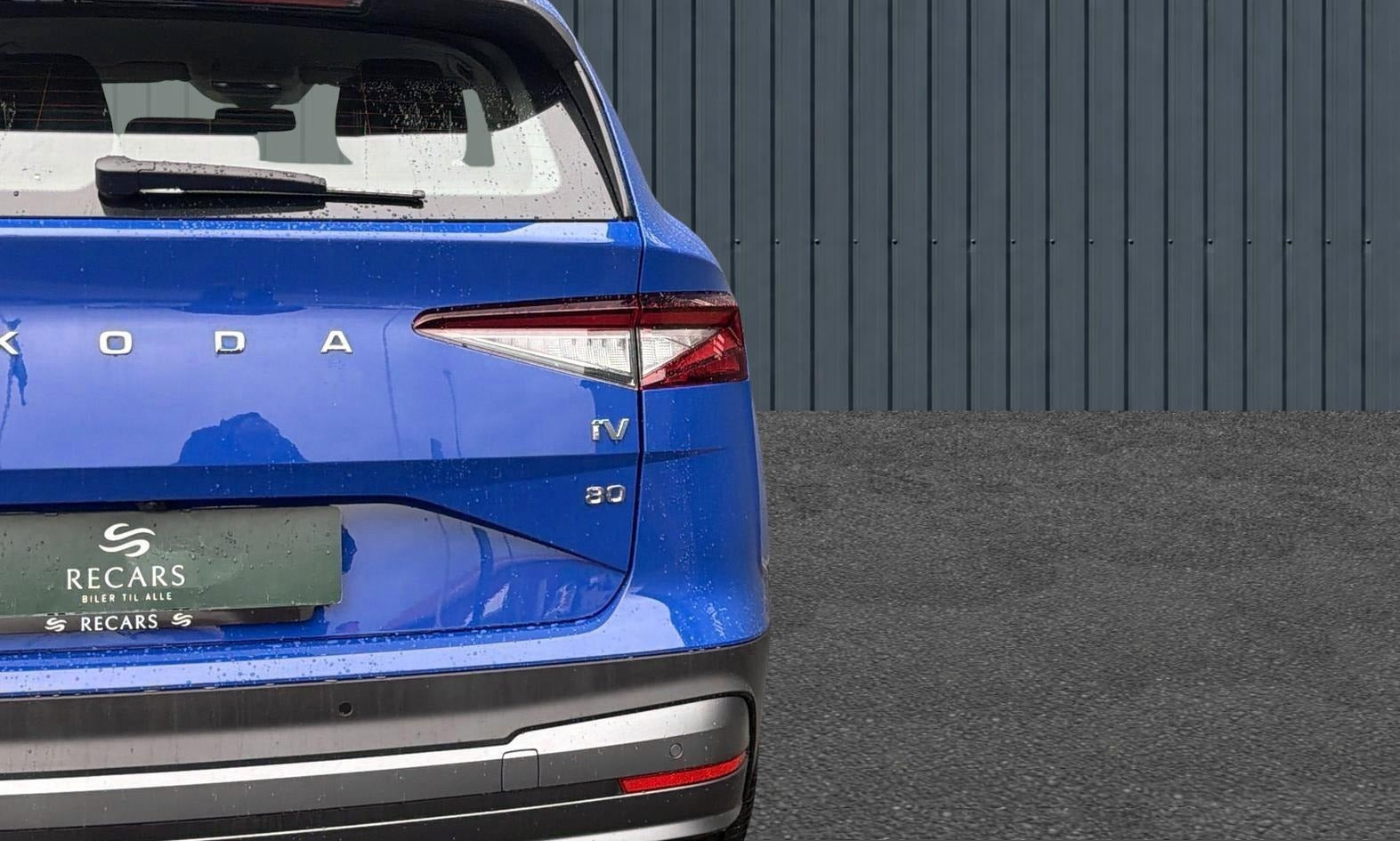 Blå Skoda Enyaq fra 2023