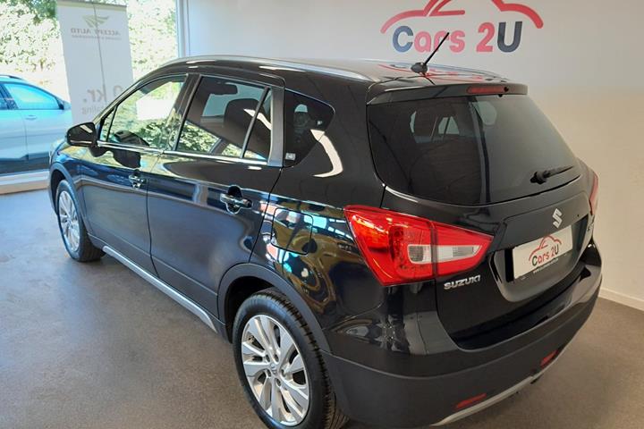 Sort Suzuki S-Cross fra 2019