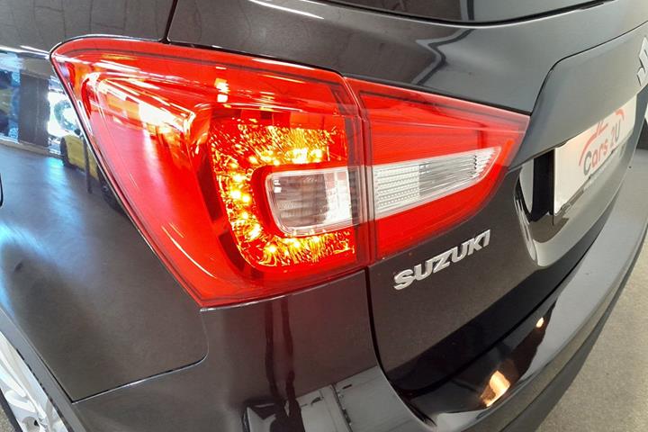 Sort Suzuki S-Cross fra 2019