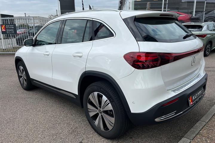 Hvid Mercedes EQA250+ fra 2025