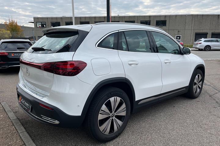 Hvid Mercedes EQA250+ fra 2025
