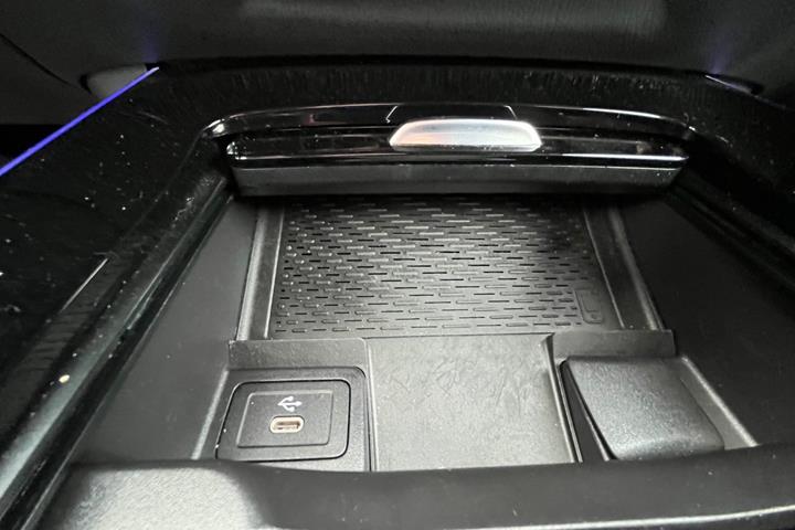 Hvid Mercedes EQA250+ fra 2025