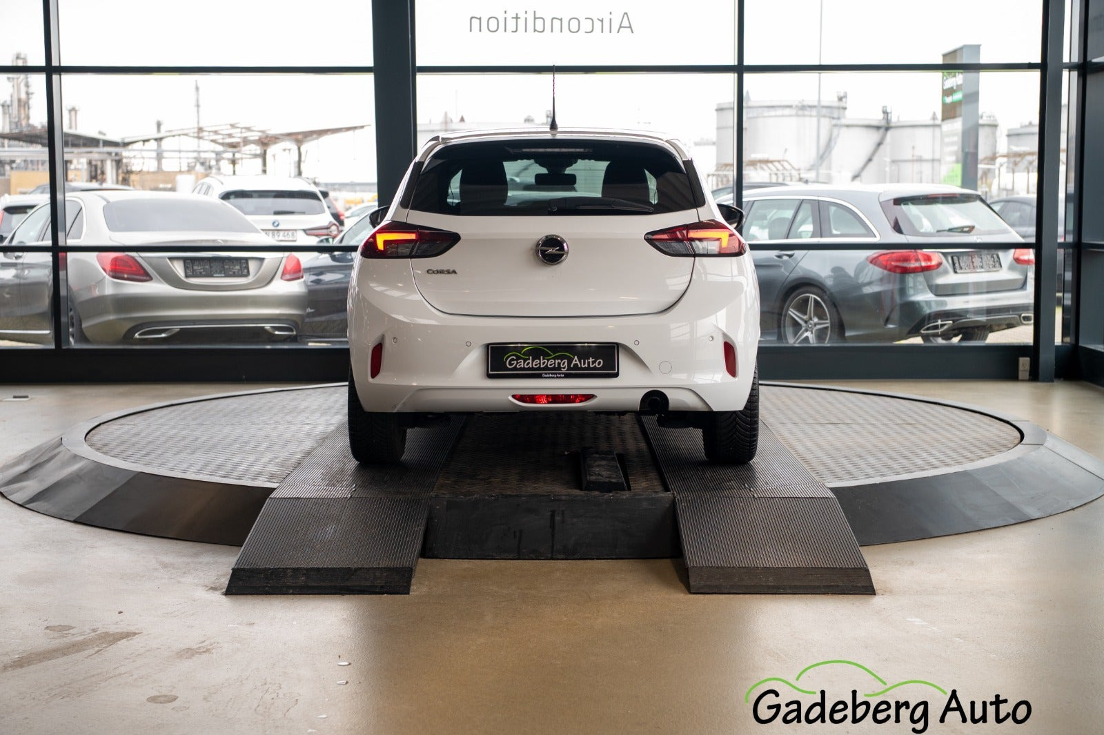 Hvid Opel Corsa fra 2020