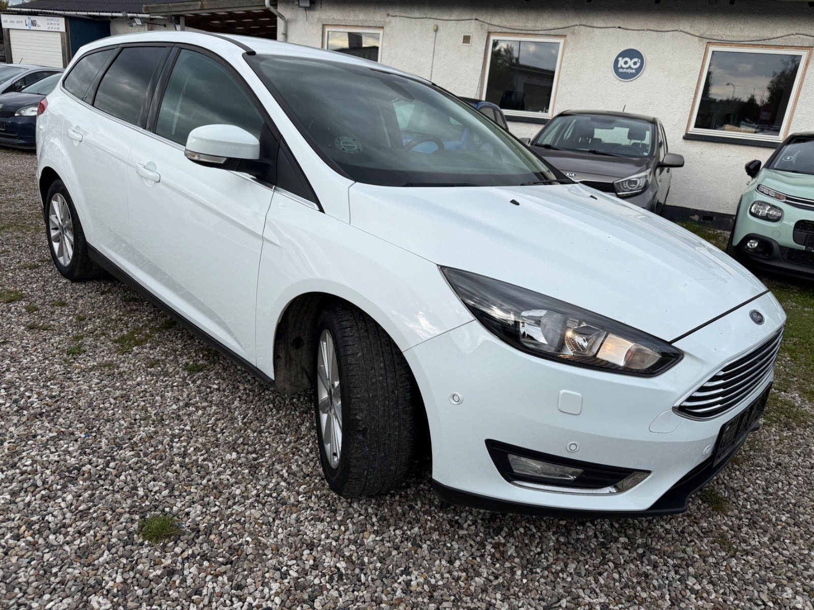 Hvid Ford Focus fra 2015