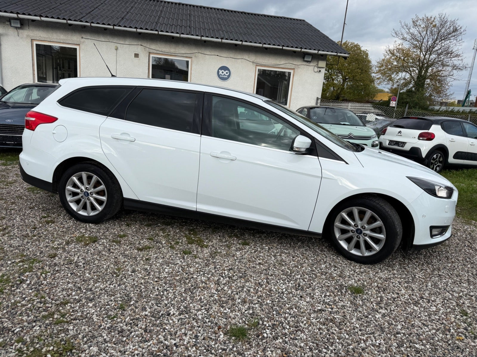 Hvid Ford Focus fra 2015