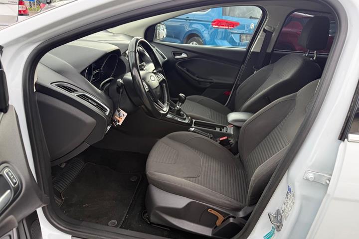 Hvid Ford Focus fra 2015
