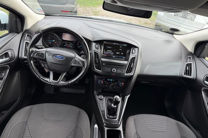 Hvid Ford Focus fra 2015