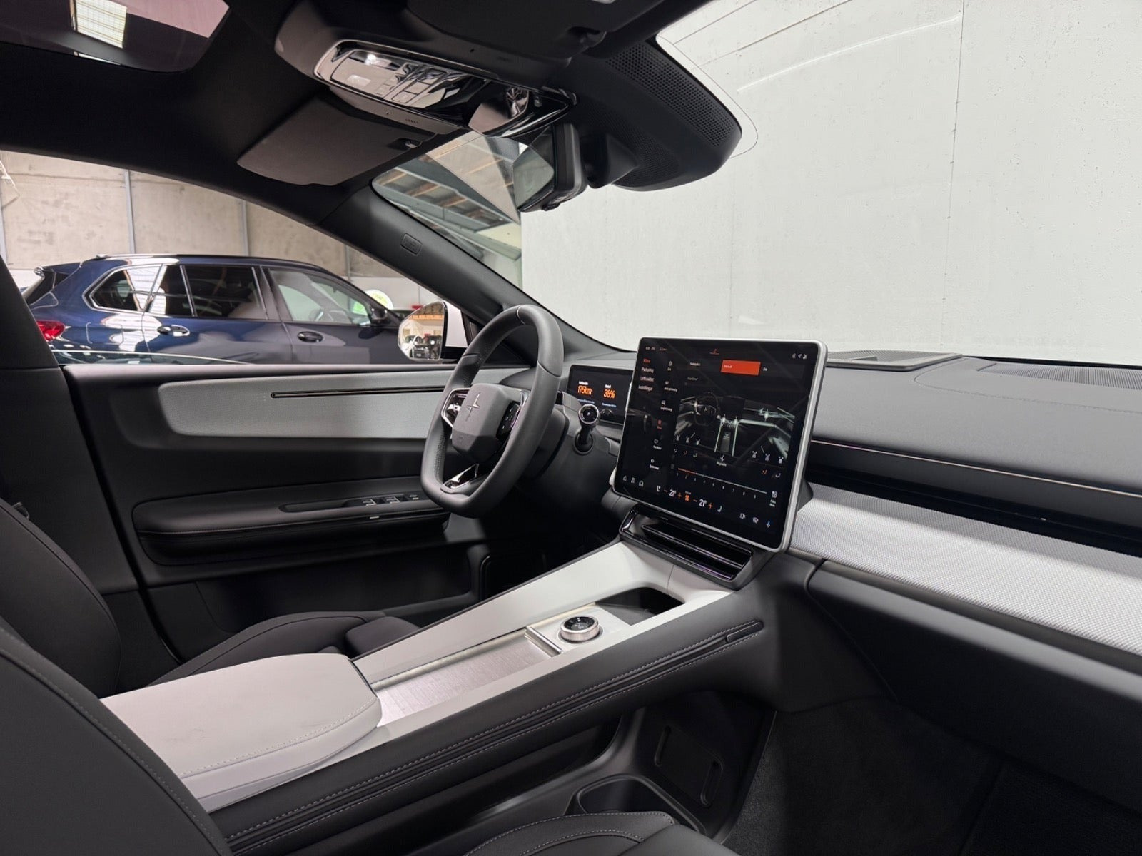 Hvid Polestar 4 fra 2025