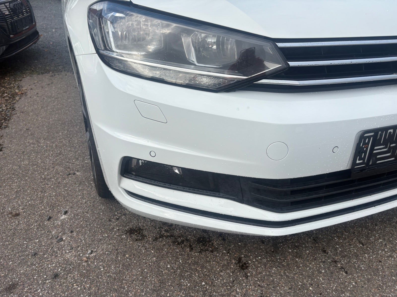 Hvid VW Touran fra 2018
