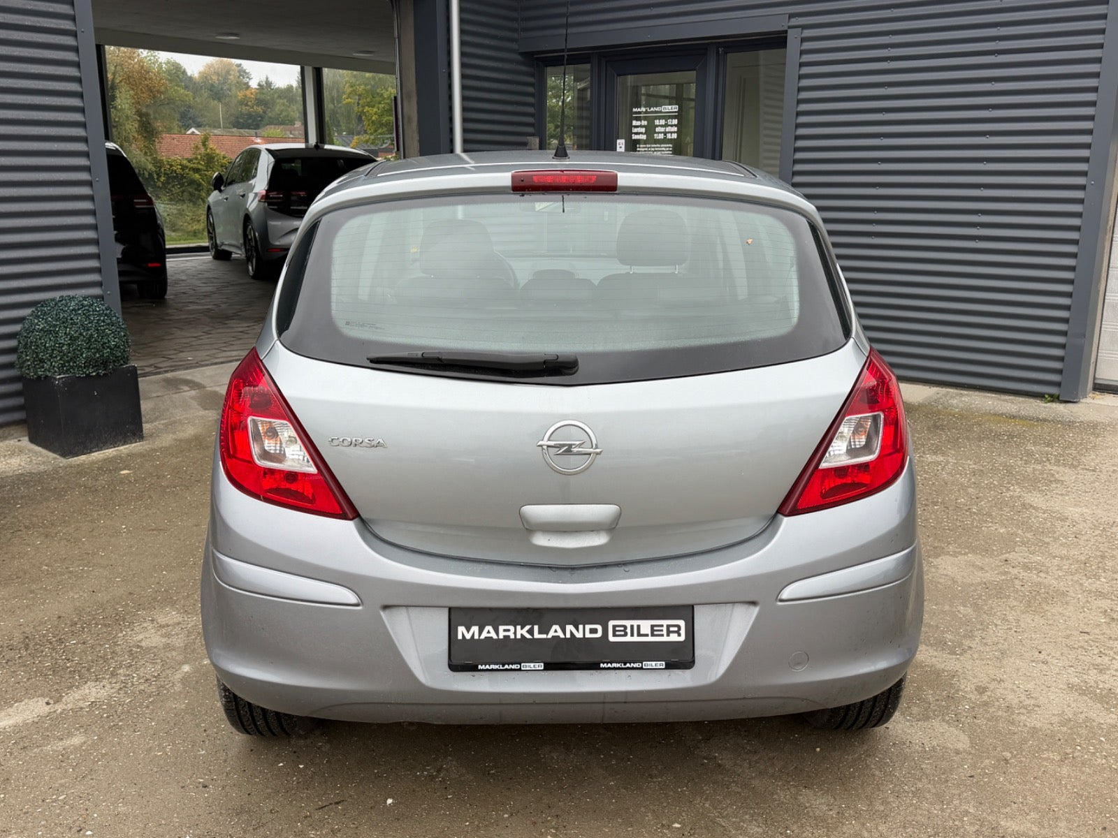 Grå Opel Corsa fra 2013