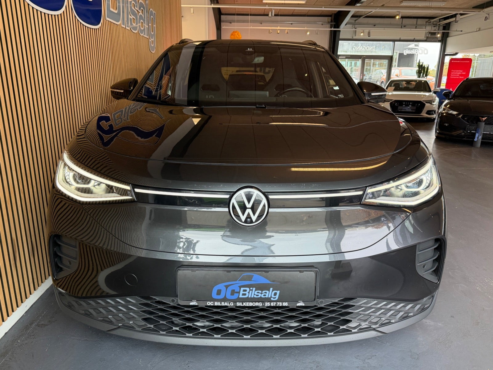 Grå VW ID.4 fra 2021
