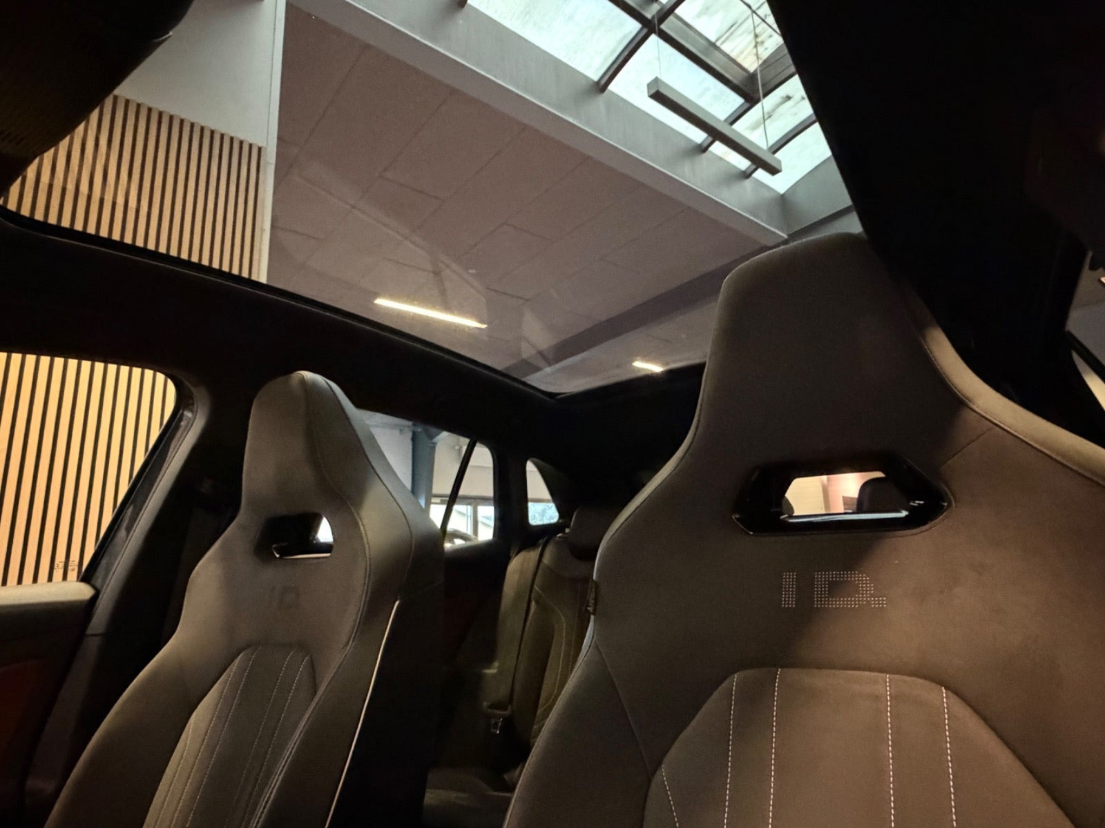 Grå VW ID.4 fra 2021