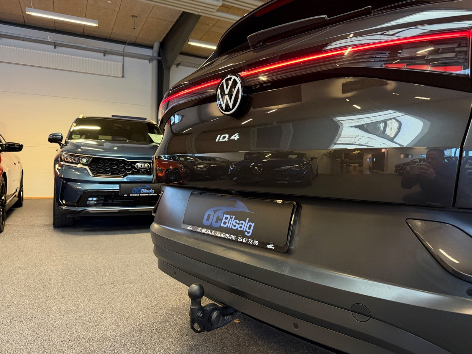 Grå VW ID.4 fra 2021