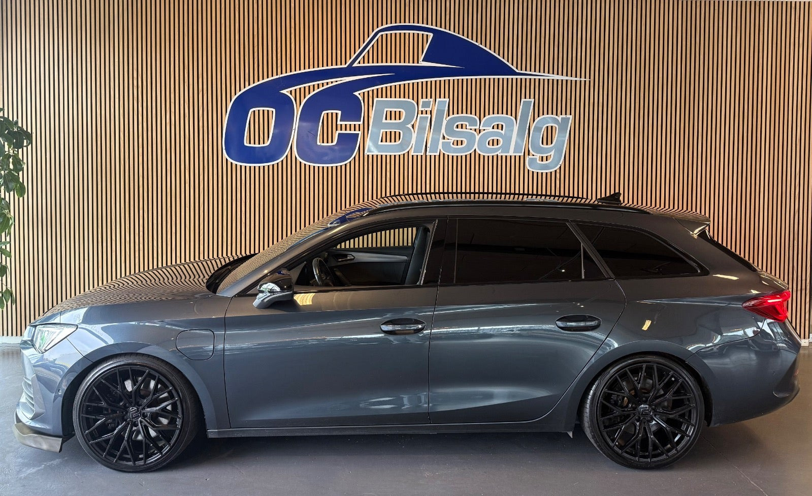 Grå Cupra Leon fra 2021
